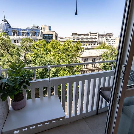 Romana Vibe Elegance In The Heart Of The City Bucarest Esterno foto