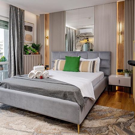 Romana Vibe Elegance In The Heart Of The City Bucarest Esterno foto