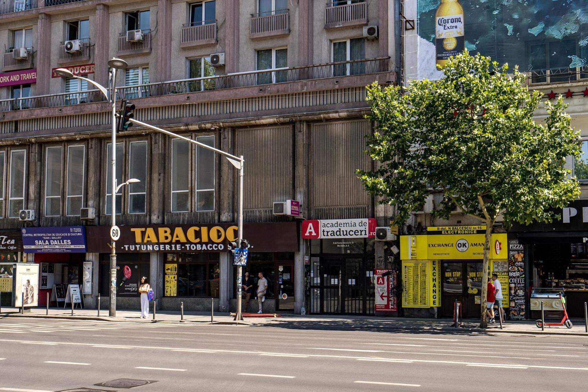 Romana Vibe Elegance In The Heart Of The City Bucarest Esterno foto